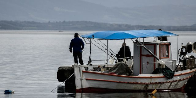 Ηλεία: Αγνοείται ηλικιωμένος ψαράς που έπεσε στην θάλασσα