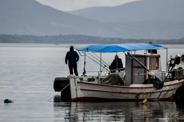 Ηλεία: Αγνοείται ηλικιωμένος ψαράς που έπεσε στην θάλασσα