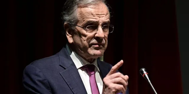 Σαμαράς: Πείτε του Μητσοτάκη να μη ζορίζεται