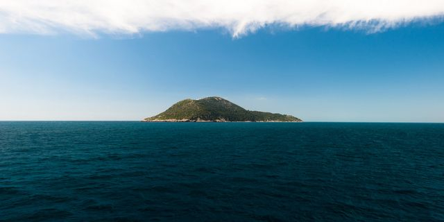 Η τελευταία μάχη για τις ακτές της Αλβανίας: Στο σπίτι του Auron Tare