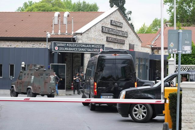 Κωνσταντινούπολη: Ξεκίνησαν οι κρίσιμες συζητήσεις Ρωσίας – Ουκρανίας