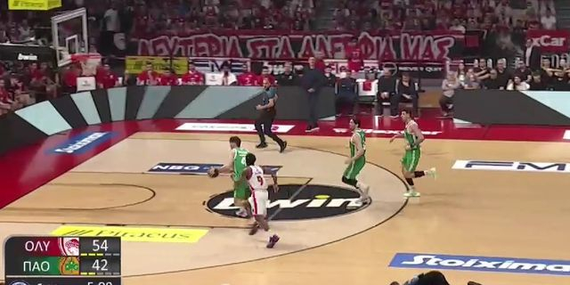 Ο Φουρνιέ έκανε κατά λάθος τάκλιν στον διαιτητή Τσιμπούρη – Βίντεο