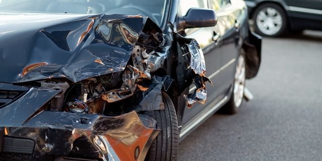 Χαλκιδική: Τροχαίο με έναν τραυματία – Επιχείρηση 11 πυροσβεστών για τον απεγκλωβισμό του