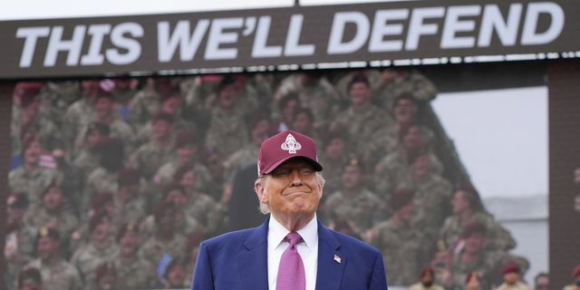 Ομιλία Τραμπ στο Fort Bragg