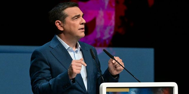 Τροχιοδεικτική Τσίπρα για ολική επαναφορά