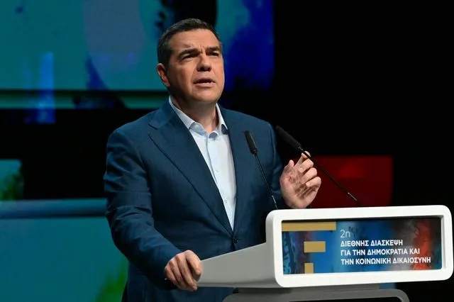 Αλέξης Τσίπρας: “Από τη μία η πατρίδα μας, από την άλλη τα πλούτη τους”