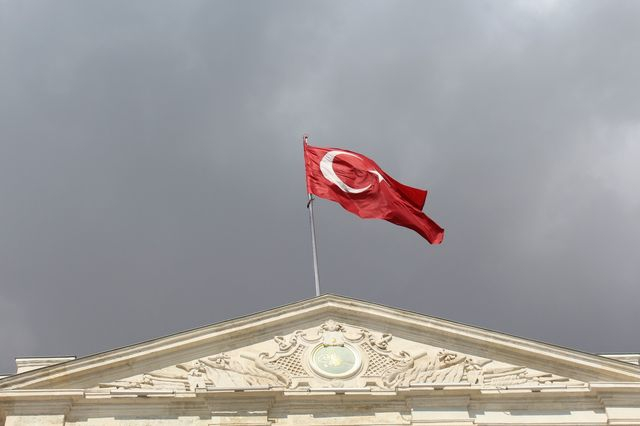 Τουρκία: Η επίθεση των ΗΠΑ στο Ιράν μπορεί να οδηγήσει σε παγκόσμια σύγκρουση