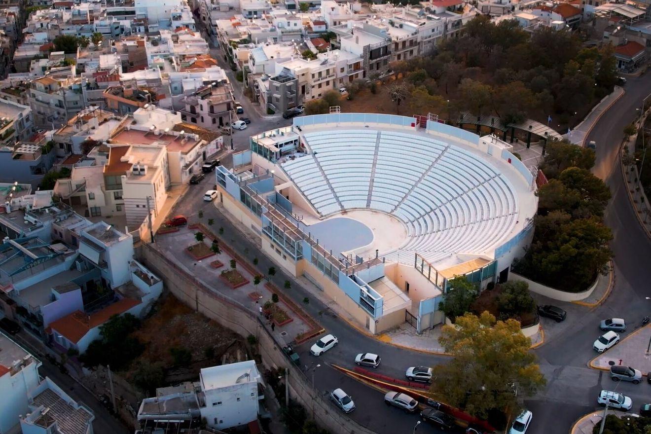 Καλοκαίρι στο Βεάκειο με θέατρο, συναυλίες και stand-up comedy – Το πρόγραμμα