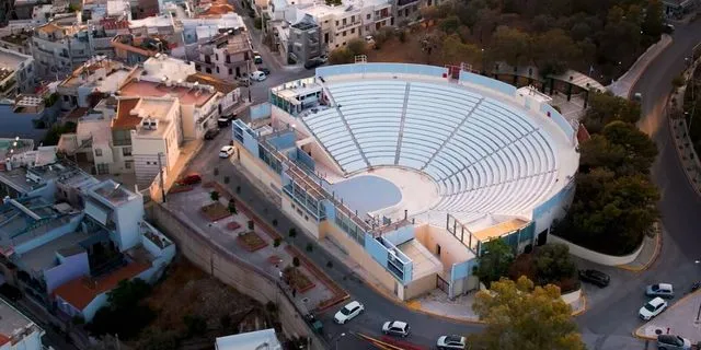 Καλοκαίρι στο Βεάκειο με θέατρο, συναυλίες και stand-up comedy – Το πρόγραμμα