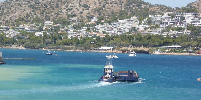 Βίντεο: Πτώση ελικοπτέρου στην θάλασσα της Βουλιαγμένης – Σώοι οι επιβαίνοντες