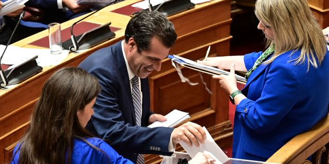 Προανακριτική αθώωσης με κερκόπορτα την “εσχάτη προδοσία”