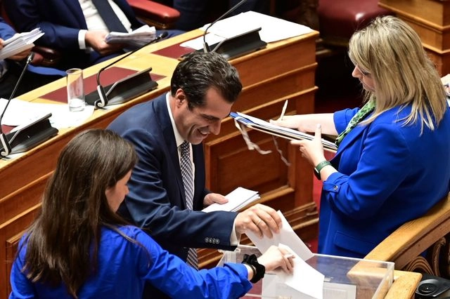 Προανακριτική αθώωσης με κερκόπορτα την “εσχάτη προδοσία”