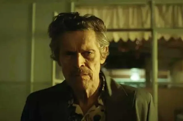 Ο Willem Dafoe χορεύει σαν να μην υπάρχει αύριο σε βίντεο ελληνικού τραγουδιού