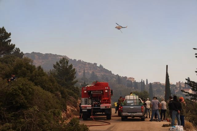 Δεύτερη ημέρα της πυρκαγιάς στο νησί της Χίου, Δευτέρα 23 Ιουνίου 2025.