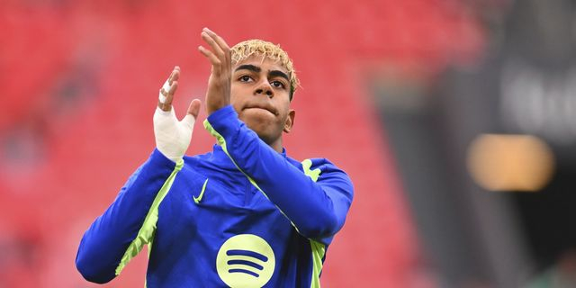 Ο Γιαμάλ με τη φανέλα της Μπαρτσελόνα