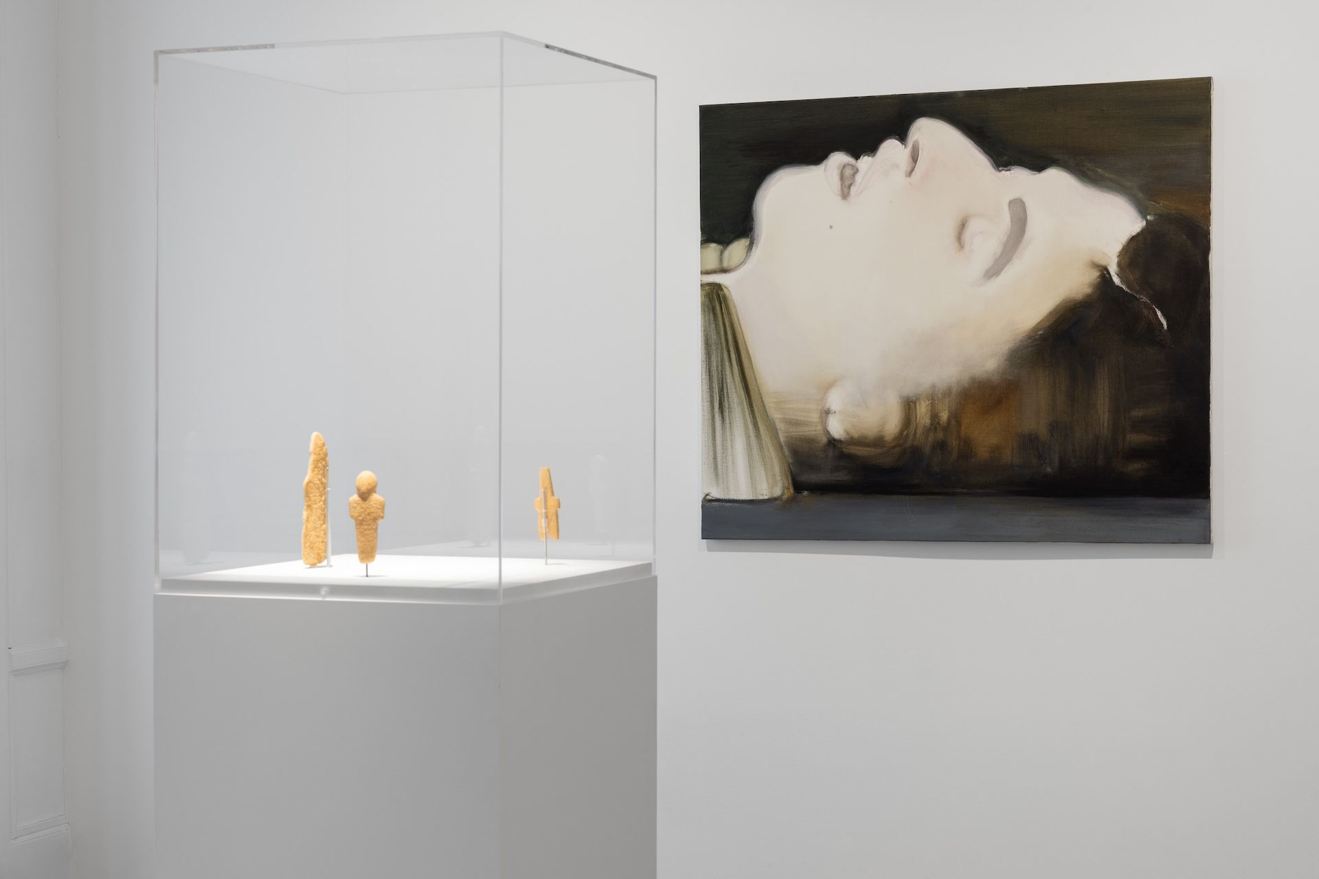 Γενική άποψη της έκθεσης, Φωτo. Πάρις Ταβιτιάν © Μουσείο Κυκλαδικής Τέχνης Installation shot, Photo. Paris Tavitian © Museum of Cycladic Art