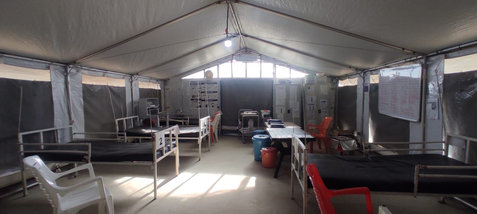 To νοσοκομείο που έφτιαξαν από το μηδέν, στη μέση του πουθενά στο Metche οι Γιατροί Χωρίς Σύνορα.