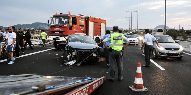 Κίνηση στους δρόμους: Χάος στην Αθηνών-Κορίνθου λόγω καραμπόλας τεσσάρων οχημάτων – LIVE ΧΑΡΤΗΣ