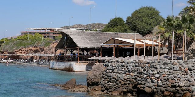 Φορολογικό “σαφάρι” σε ξενοδοχεία, ταβέρνες και παραλίες – Ποιες περιοχές έχουν “πρωτιά” στις παραβάσεις