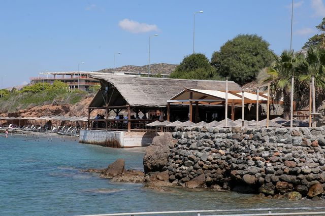 Φορολογικό “σαφάρι” σε ξενοδοχεία, ταβέρνες και παραλίες – Ποιες περιοχές έχουν “πρωτιά” στις παραβάσεις
