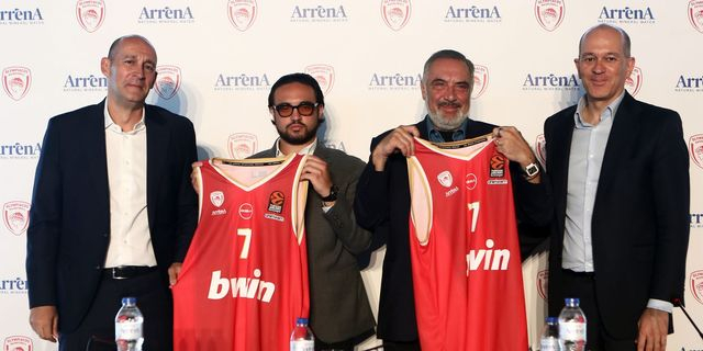 Ολυμπιακός: Παρουσίαση της χορηγικής συμφωνίας με την οικογένεια Τσάκου – Η ονοματοδοσία και η αποκάλυψη για το ΣΕΦ
