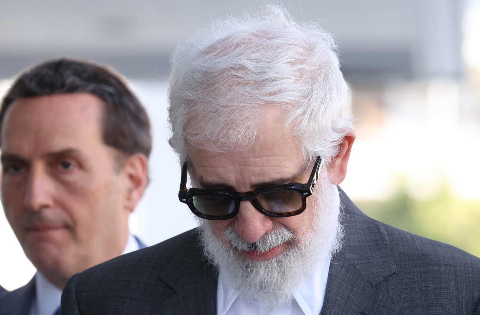 Ένταση μεταξύ Φιλιππίδη και Μπιμπίλα στη δίκη – “Είσαι καραγκιόζης”
