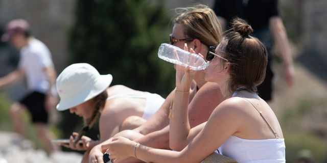 Καύσωνας: Κορυφώνεται η ζέστη – Πού θα δείξει 43 βαθμούς ο υδράργυρος