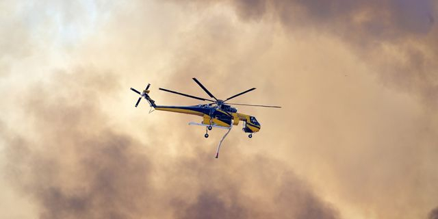 Φωτιές στην Ελλάδα: Μαίνονται τα πύρινα μέτωπα – Στην μάχη ξανά τα εναέρια μέσα