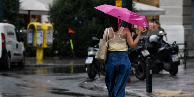 Βροχές και καταιγίδες στο μεγαλύτερο μέρος της χώρας – Ανεβαίνει η θερμοκρασία