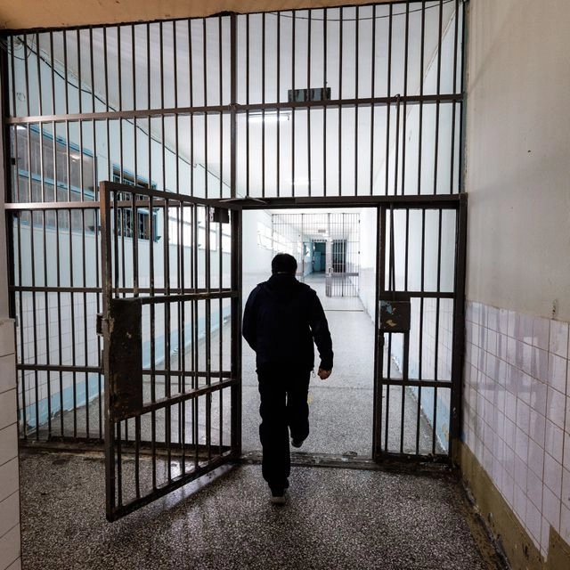 Φυλακές Άμφισσας: “Μη φυλακίζετε άλλους, δεν χωράνε”
