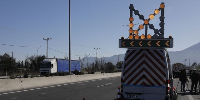 Καραμπόλα πέντε οχημάτων στους Αγίους Θεοδώρους – Τέσσερις τραυματίες