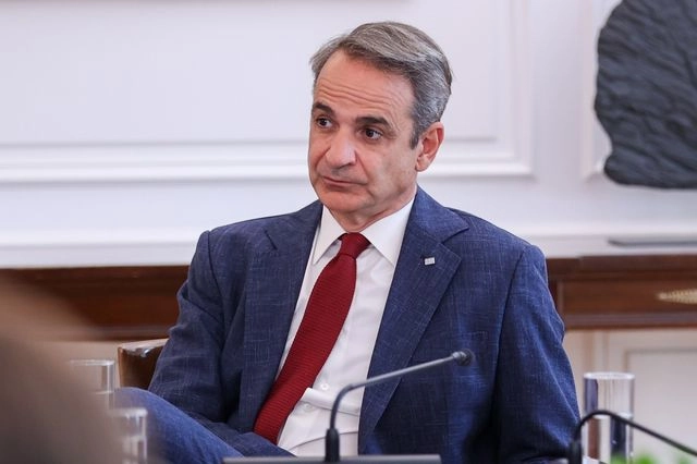 Ο Μητσοτάκης ξέρει ποιους εκπροσωπεί και τους εκπροσωπεί καλά. Η Αριστερά;
