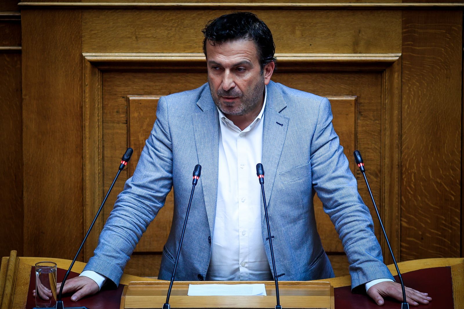 Παραστατίδης: Η πραγματικότητα πίσω από τα PowerPoint της Υπουργού Παιδείας