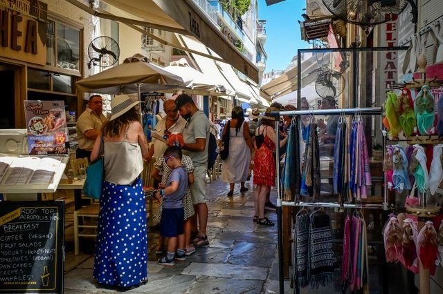 ΑΑΔΕ – Επιχείρηση Θέρος: 3.100 παραβάτες, 87 λουκέτα, 2,3 εκ. ευρώ πρόστιμα