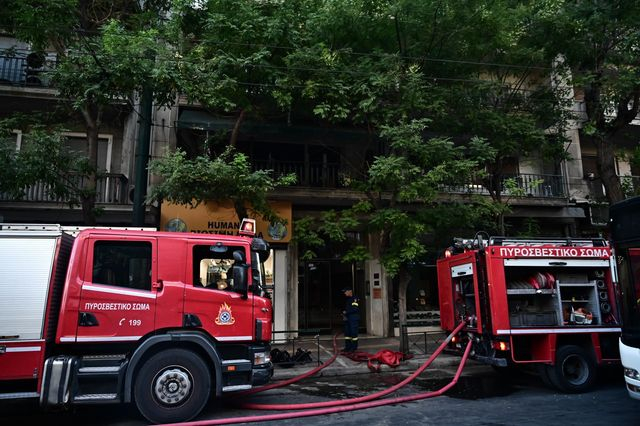 Φωτιά σε πολυκατοικία στην Πατησίων – Κάηκε το σπίτι του Πέτρου Φιλιππίδη
