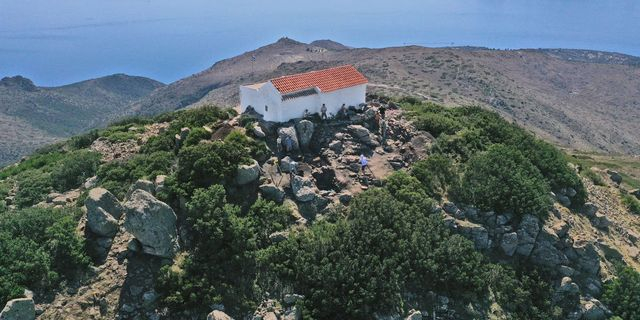 Τα 7 νησιά-διαμάντια κοντά στην Αθήνα