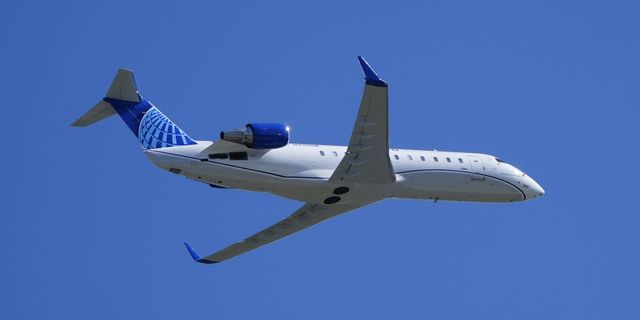 Πιλότος της Delta έκανε απότομο ελιγμό για να αποφύγει σύγκρουση με στρατιωτικό αεροσκάφος