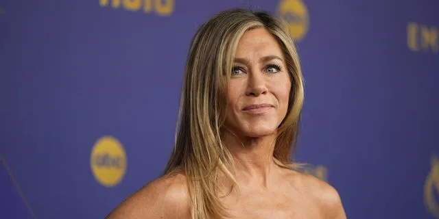 Τζενιφερ Άνιστον