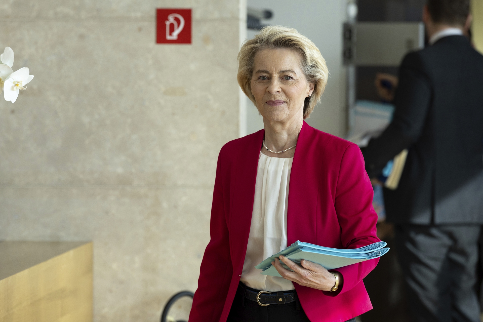 Η φον ντερ Λάιεν θα ανακοινώσει χρηματοδότηση 200 εκατ. ευρώ στη Γροιλανδία