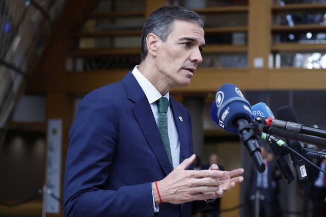 Ο Σάντσεθ παρουσίασε “σχέδιο αντιμετώπισης της διαφθοράς” εν μέσω σκανδάλων