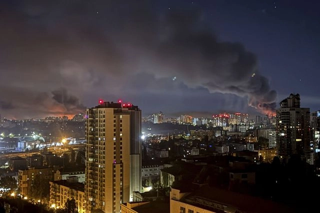 Κίεβο: Μπαράζ επιθέσεων με drones όσο ο Πούτιν απορρίπτει την πρόταση εκεχειρίας του Τραμπ