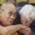 Ο Δαλάι Λάμα, παγκόσμιο σύμβολο του θιβετιανού πολιτισμού και της αντίστασης, έγινε 90 ετών
