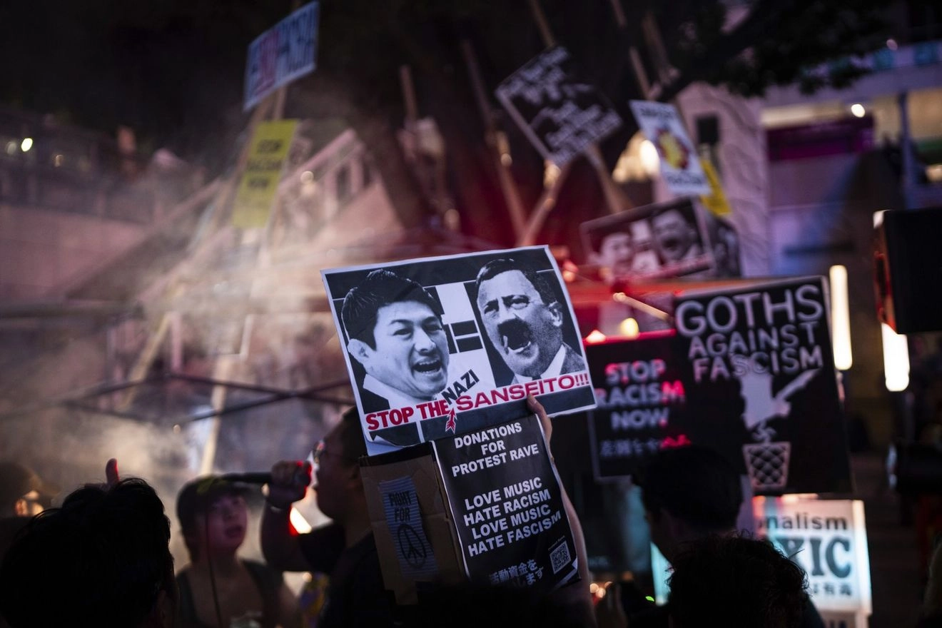 Πώς η ακροδεξιά της Ιαπωνίας ενισχύθηκε από τον Τραμπ