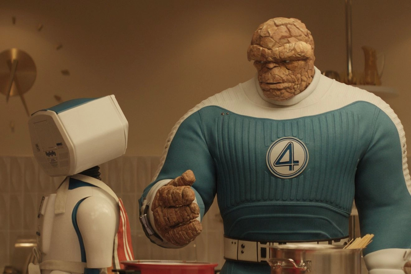 Νέες ταινίες: “Fantastic Four: Πρώτα Βήματα” και η πιο κλασική «τρελή» ταινία του Αλμοδόβαρ