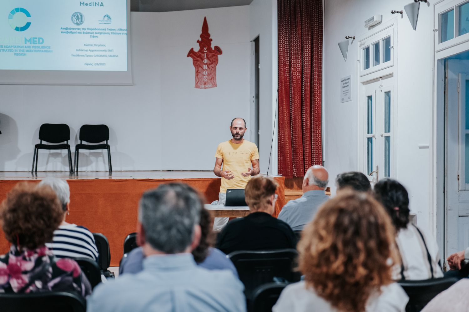 Σίφνος: Αναβιώνουν οι λίθινοι αναβαθμοί κόντρα στην κλιματική κρίση