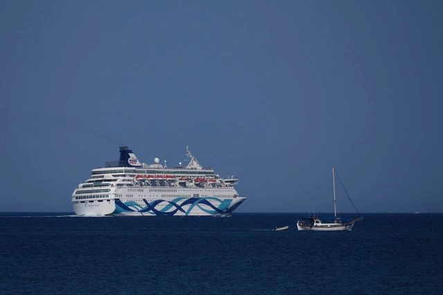Η Ρόδος ακολουθεί το παράδειγμα της Σύρου – Ανεπιθύμητο το ισραηλινό κρουαζιερόπλοιο