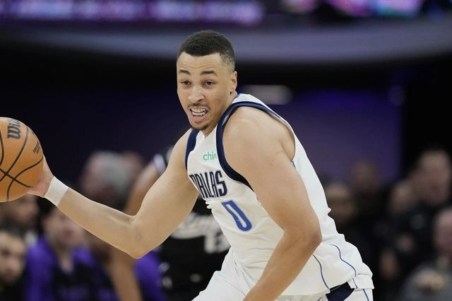 NBA: Στους Μάβερικς ο Έξουμ