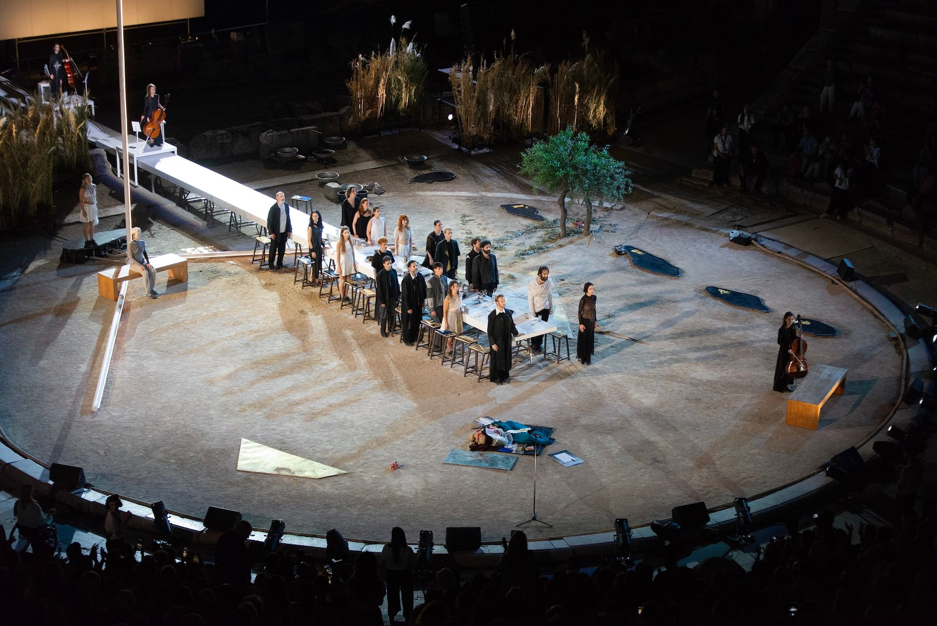 ζ - η – θ, ο Ξένος Μια επιστροφή στις πηγές: Επίσκεψη σε τρεις ραψωδίες της Οδύσσειας