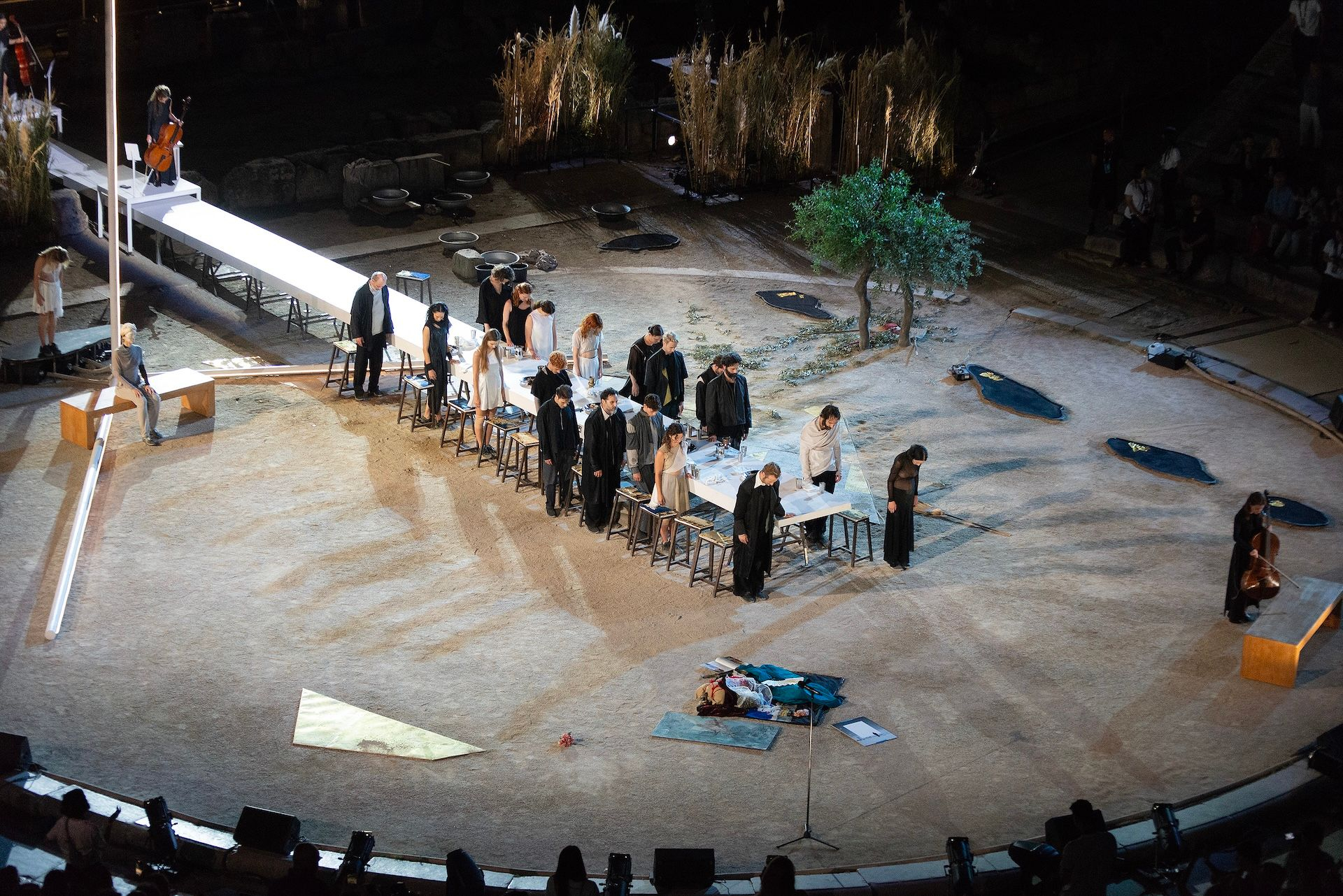 ζ - η – θ, ο Ξένος Μια επιστροφή στις πηγές: Επίσκεψη σε τρεις ραψωδίες της Οδύσσειας