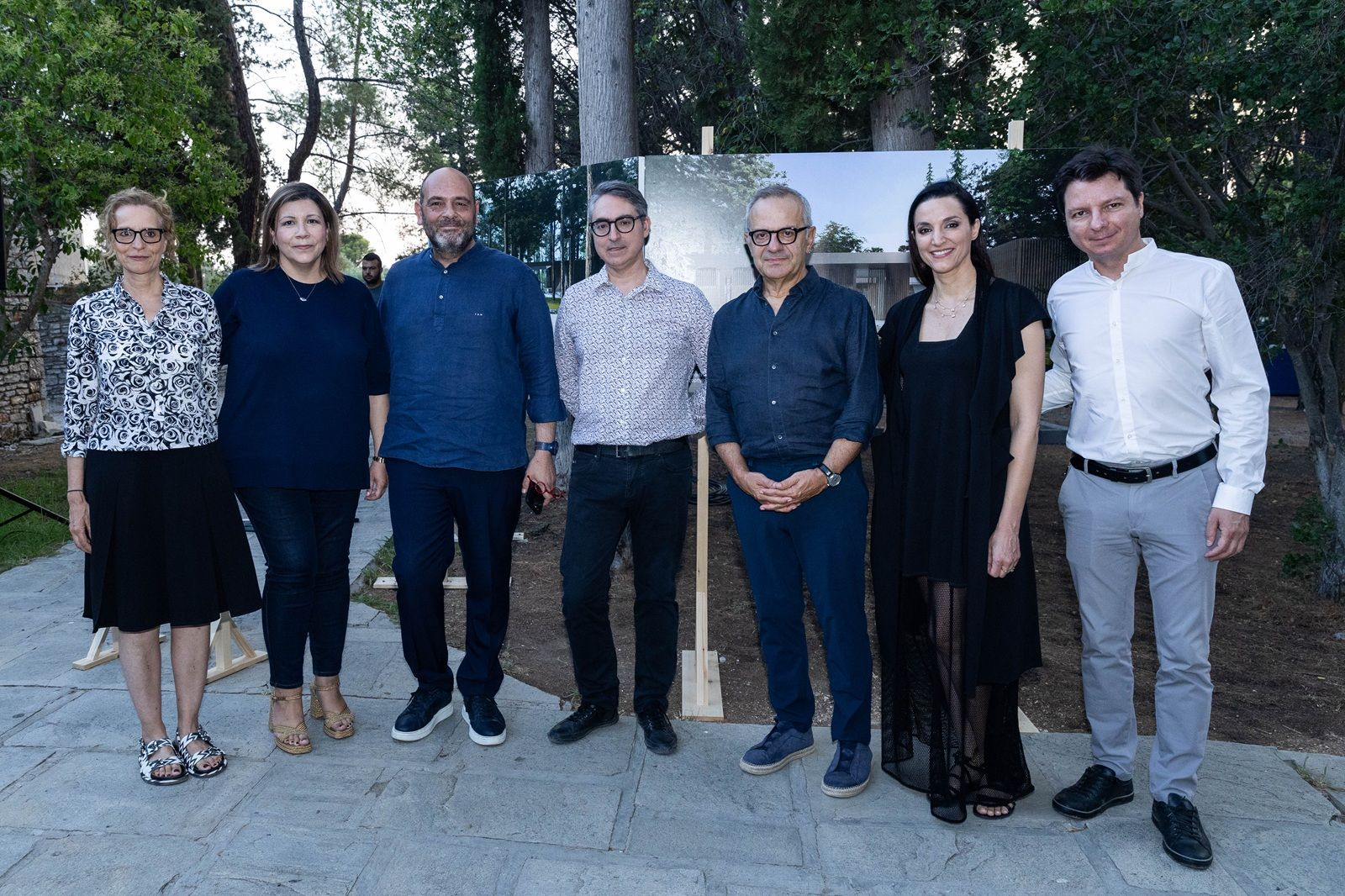 Εύα Μανιδάκη, Αρχιτέκτονας, Σοφία Δήμτσα, Ομιλική Γενική Διευθύντρια Εταιρικών Σχέσεων & Επικοινωνίας ΔΕΗ, Ιάσων Φωτήλας, Υφυπουργός Πολιτισμού, Θανάσης Δεμίρης, Αρχιτέκτονας, Δημήτρης Πασσάς, Πρόεδρος Διοικητικού Συμβουλίου Φεστιβάλ Αθηνών Επιδαύρου, Κατερίνα Ευαγγελάτου, Καλλιτεχνική Διευθύντρια Φεστιβάλ Αθηνών Επιδαύρου, Ιωάννης Καπλάνης, Γενικός Διευθυντής Φεστιβάλ Αθηνών Επιδαύρου